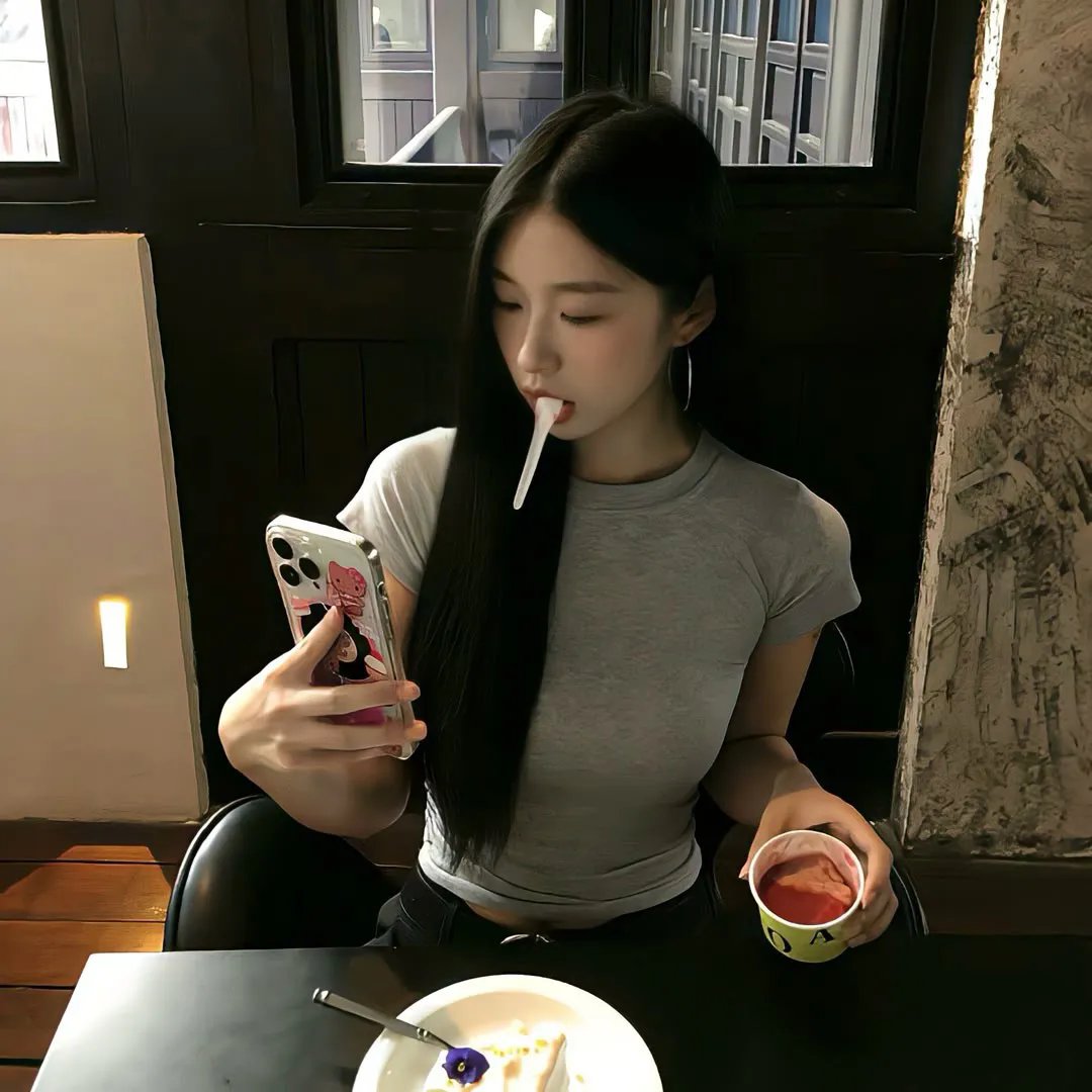 草莓月亮 海报